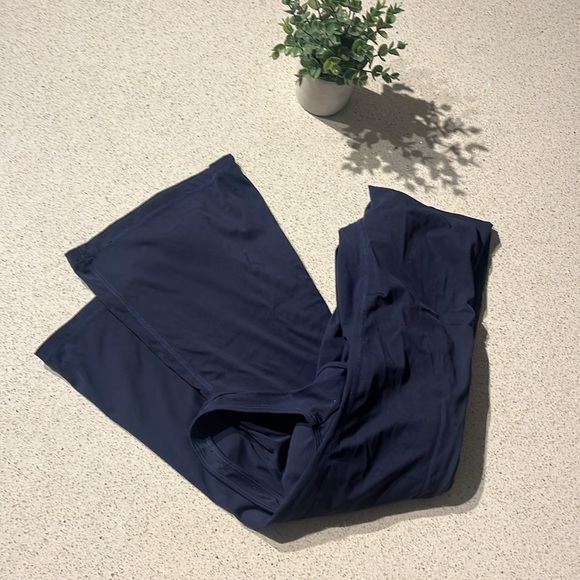 YeoReo Instagram Blogger Fav Navy Flared Size Small - Picture 10 of 12